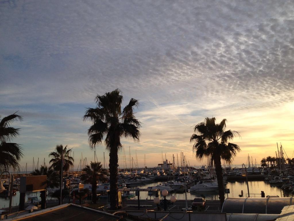 Apartamento Puerto Marina เบนัลมาเดนา ภายนอก รูปภาพ